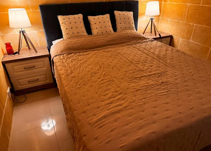 Wake Up To The Gorgeous Sunrise Apartamento Marsalforn